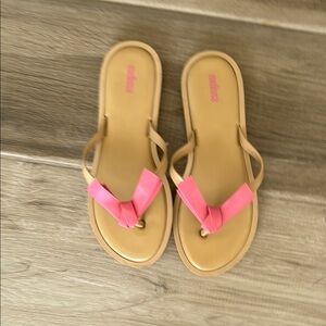 Melissa 8 Comfy thong sandals